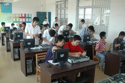 学生动手实践