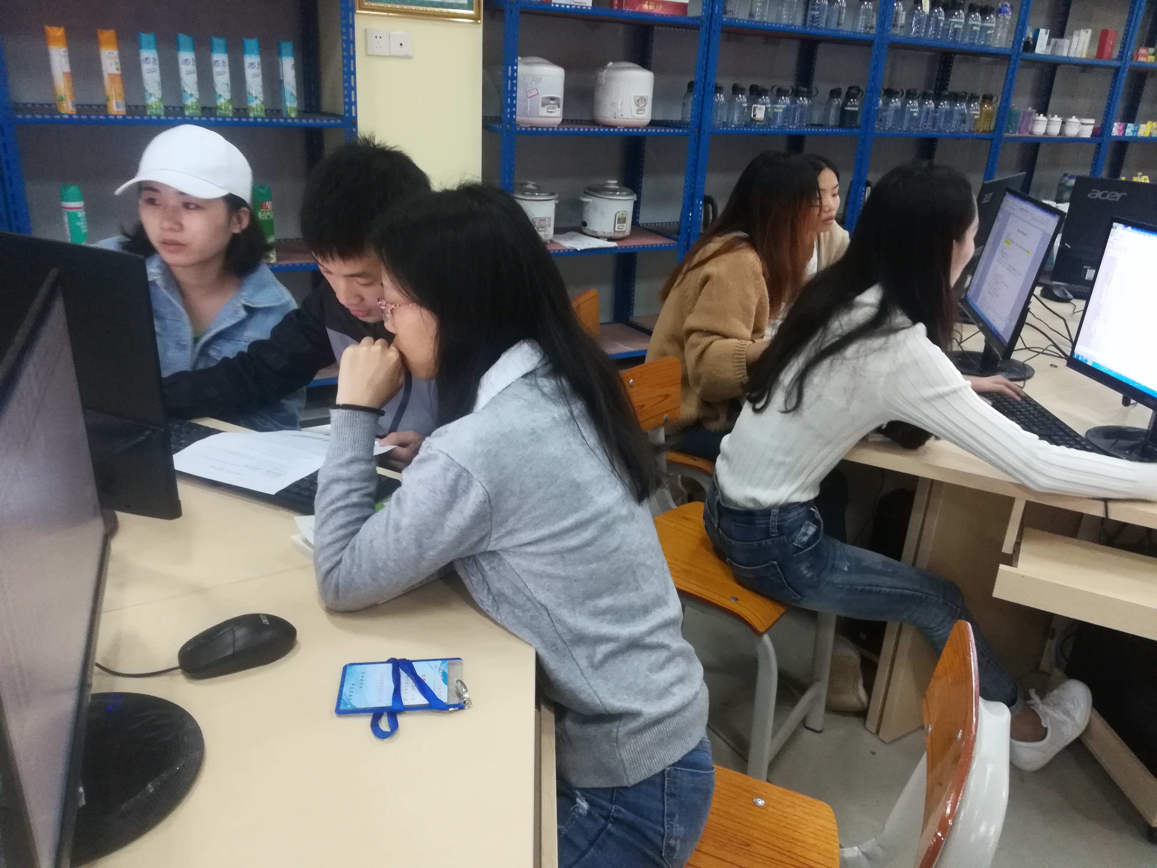 比赛激烈进行中.jpg