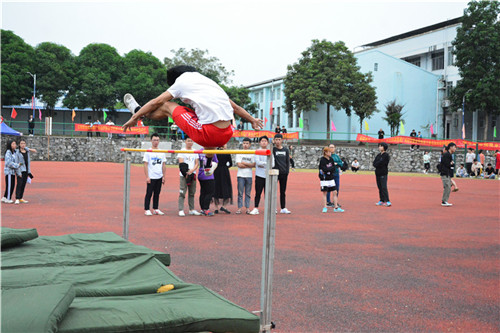 跳高2.JPG