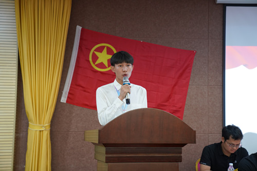 第十二届学生会主席团成员 张峻菘.JPG