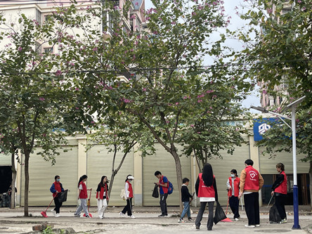 1680408806126022.jpg 财贸学雷锋4_副本.jpg