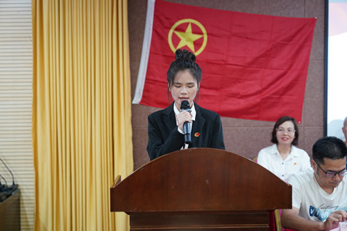 主席团刘晓琪_副本.jpg