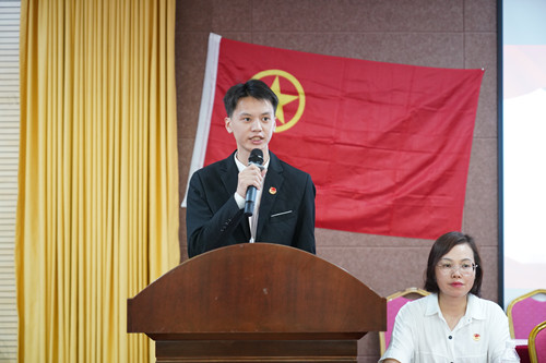 主席团孟志伟_副本.jpg