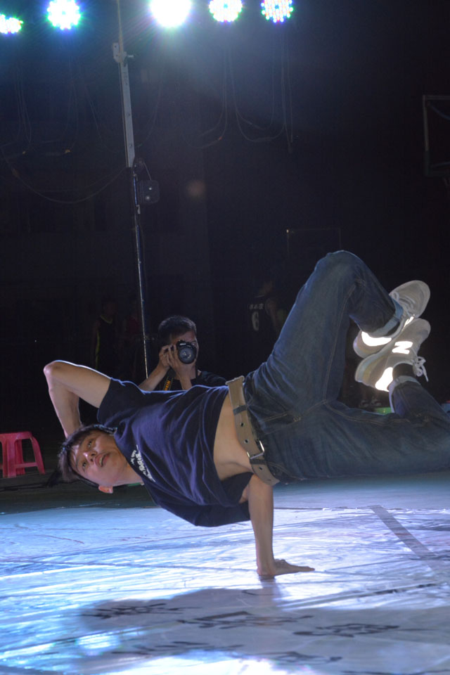 街舞竞技炫酷青春学院第二届街舞交流会谢幕