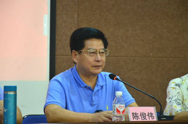 陈俊伟院长主持表彰大会学院党委韦金能书记宣读学院2017—2018学年